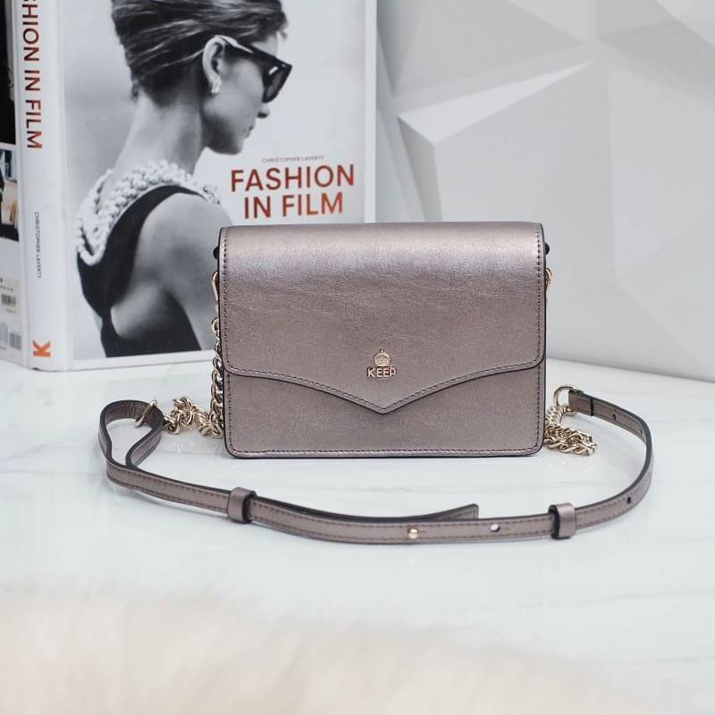 ทรงน่ารักมาก ใบเล็ก สี Glitter ✨ Limited รับ (summer) **KEEPBAG_Aris กระเป๋าใบใหม่เอาใจสาวทุกสไตล์เลยค่ะ 🌈🌈Summer นี้ ใครกำลังมองหากระเป๋าใบเล็กกะทัดรัด เหมาะกับทุกๆวัน ใช้งานง่าย ใส่ของครบใบนี้แนะนำเลยค่า น้ำหนักเบา สะพายไม่เจ็บไหล