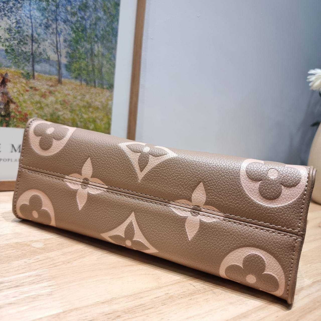 LV OnTheGo East West Monogram Bag / LV Tote Bag กระเป๋าทรงโท้ทที่ใครเห็นต้องเป็นคลั่งรัก ยอดฮิต คลาสสิค ผู้ดี หรูหราได้ทุกลุค ทุกสไตล์ เกรดวีไอพี ไฮเอน 1:1