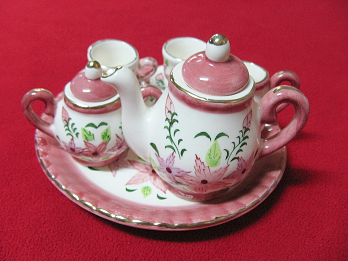 ชุดกาน้ำจิ๋ว ลายดอกบัวสีชมพูค่ะ