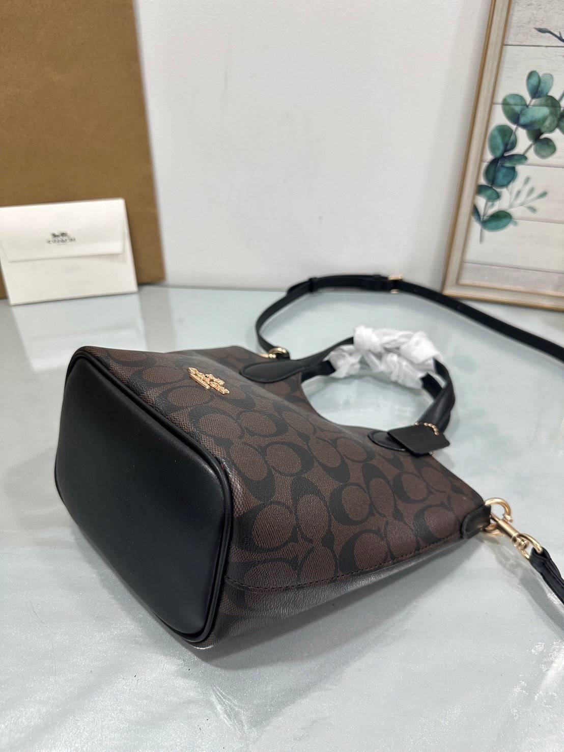 พร้อมส่ง 5 สี COACH HANNA BUCKET BAG กระเป๋าถือ/สะพายข้างทรงบักเก็ตรุ่นใหม่ดีไซน์เก๋น่ารัก เกรดท็อปออริ เกรดดีสุด สลับแท้ 1:1