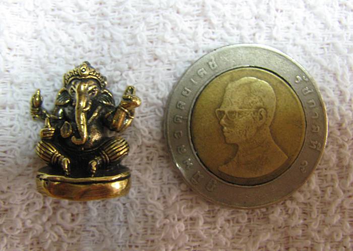 สินค้าหมดค่ะ องค์พระพิฆเนศปางเอกทันตะคณปติ(สำเร็จทุกสิ่ง)(คนเกิดวันศุกร์)เนื้อทองเหลืองตั้งบูชาหน้ารถพร้อมใบคาถาค่ะ