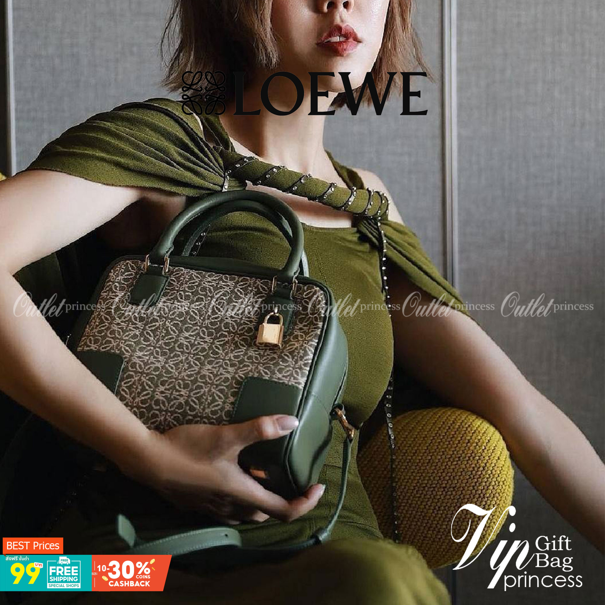 LOEWE ANAGRAM BAG VIP GIFT WITH PURCHASE (GWP) พรีเมี่ยมกิ๊ฟ Limited จาก LOEWE PERFUME DUTYFREE ไอเท็มใหม่! ดีไซน์สวยหรูคงเอกลักษณ์ด้วยวัสดุ Anagram Canvas Jacquard Fabric ผสมผสานหนังแท้ Calfskin ลงตัวสุดคลาสสิค เปิดปิดด้วยซิปแบรนด์อะไหล่ทองขนาดกำลังดี น้