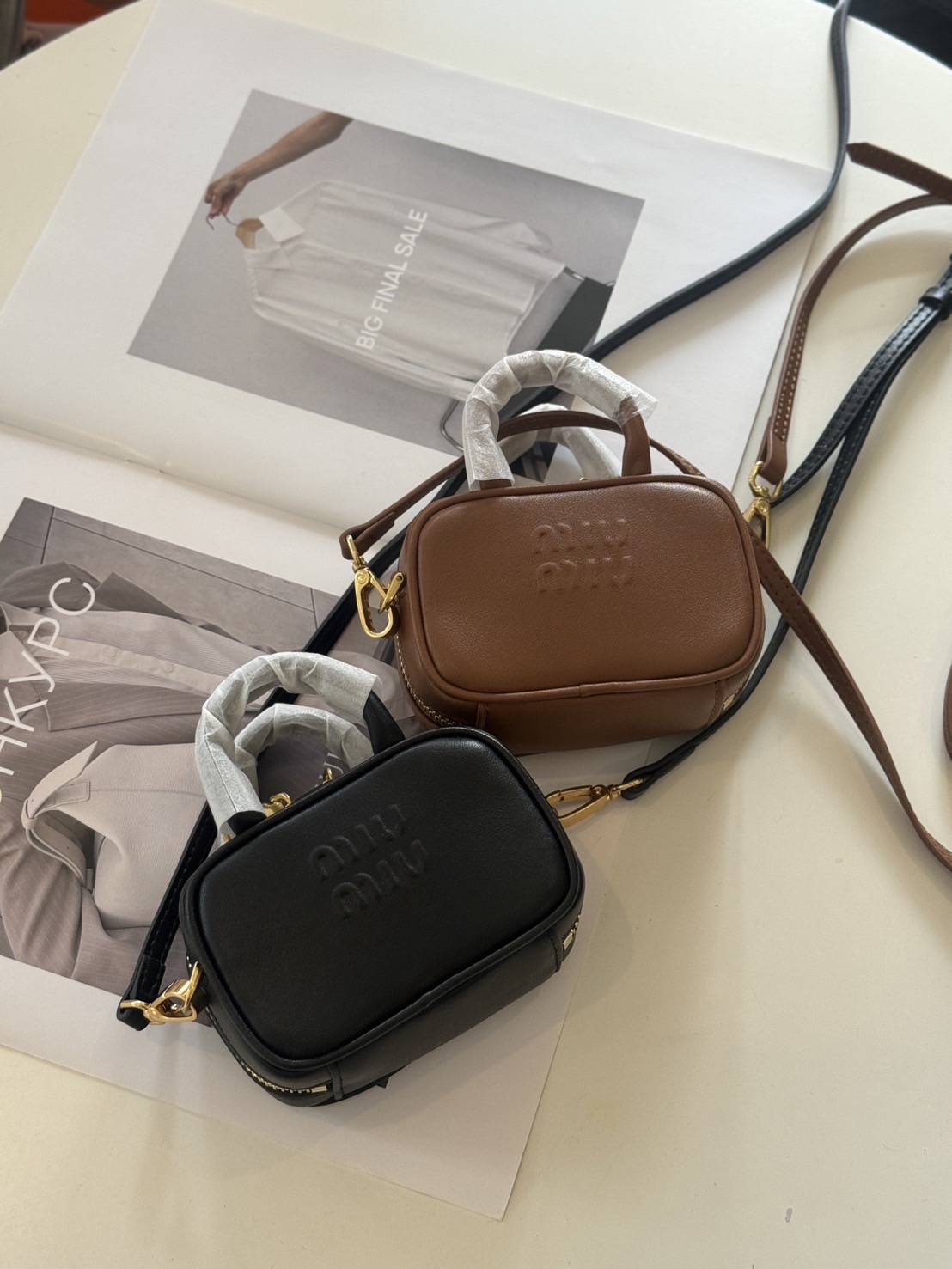 MIUMIU Leather micro bag / MIUMIU Mini Bag กระเป๋าถือสะพายใบเล็ก เกรดออริ 1:1 ใช้งานต่างประเทศได้ ภาพถ่ายจากงานขายจริง