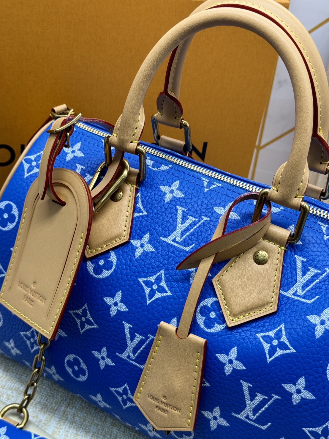 RUNWAY LV Speedy P9 Bandoulière 25 Soft Leather กระเป๋าสะพายสปีดี้รุ่นใหม่หรูหรา เกรดท็อปวีไอพี เกรดดีสุด 1:1 หนังแท้สวยงาม เก็บทุกรายละเอียด ใช้สลับแท้ ผ่านทุก ตม. ใช้งานต่างประเทศได้