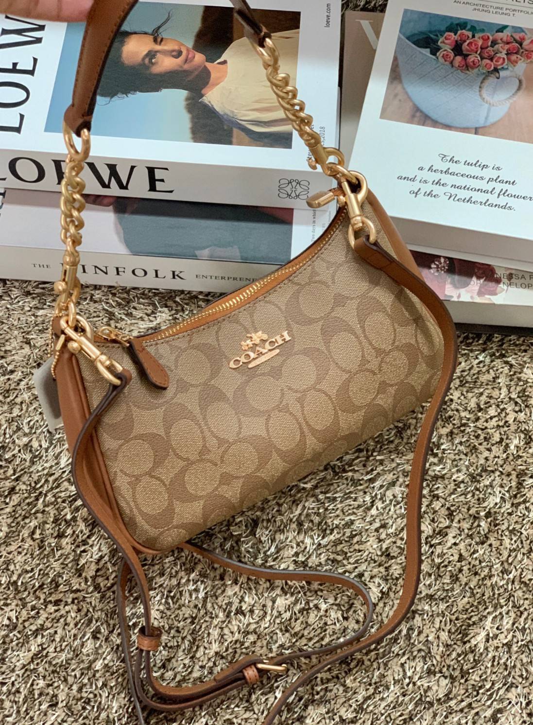 พร้อมส่งครบสี สวยทุกสีเลยค่า😘 ((CA173//CA209//CA548)) COACH TERI SHOULDER BAG 🔹กระเป๋าทรงพอช ในรูปแบบหนังแท้ หนังนิ่มสวยมากค่ะ