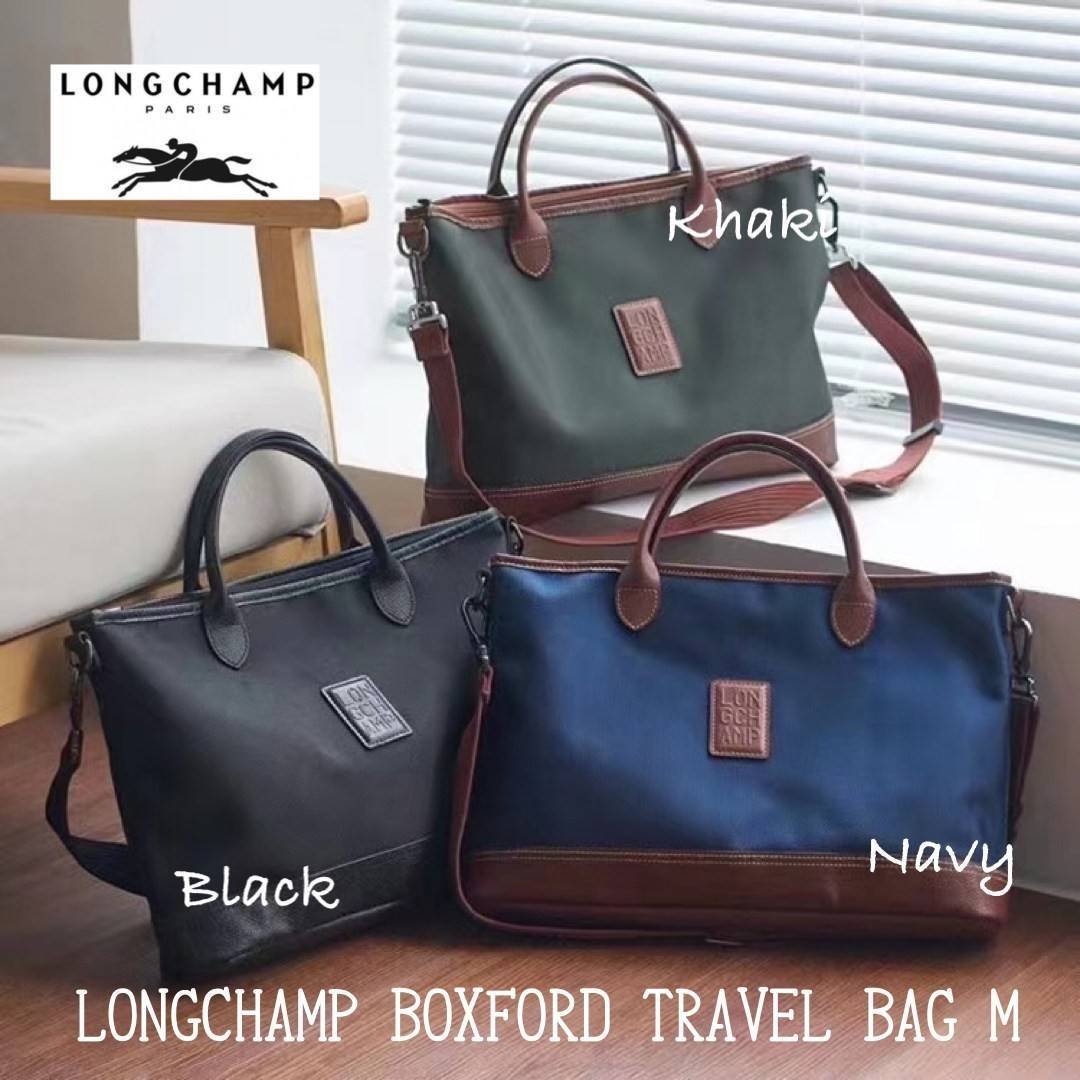 LONGCHAMP BOXFORD TRAVEL BAG M กระเป๋าเดินทางขนาดกลาง มาพร้อมสายสะพายที่สามารถถอดได้ ให้คุณเลือกสะพายไหล่หรือถือได้ มีซิปรูดเปิดปิดกระเป๋าที่ให้คุณมั่นใจได้ว่าคุณจัดเก็บไอเท็มของคุณได้อย่างมิดชิด บ็อคฟอร์ด (BOXFORD) สะท้อนความเป็นเอกลักษณ์ของแบรนด์ที่เปี่