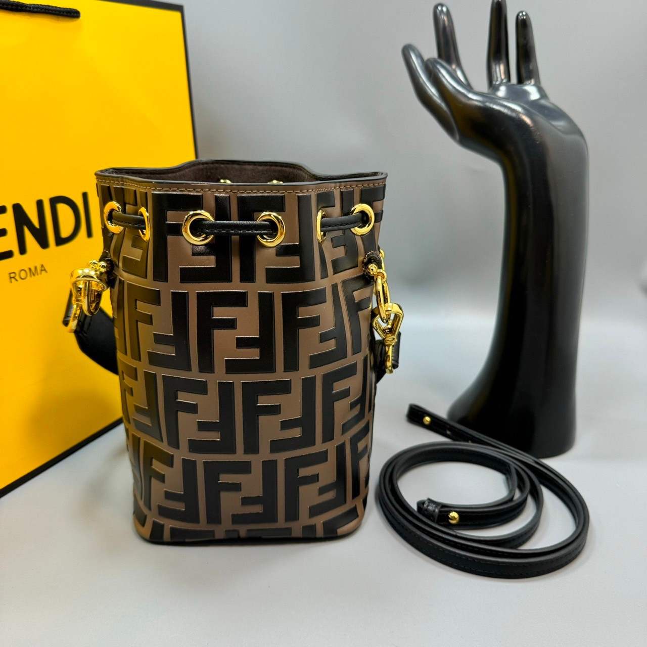 FENDI Mon Tresor Brown leather mini bag / FENDI Bucket Bag กระเป๋าสะพายทรงบัคเก็ต ไซส์มินิ เกรดออริ สลับแท้ 1:1 ใช้ต่างประเทศได้