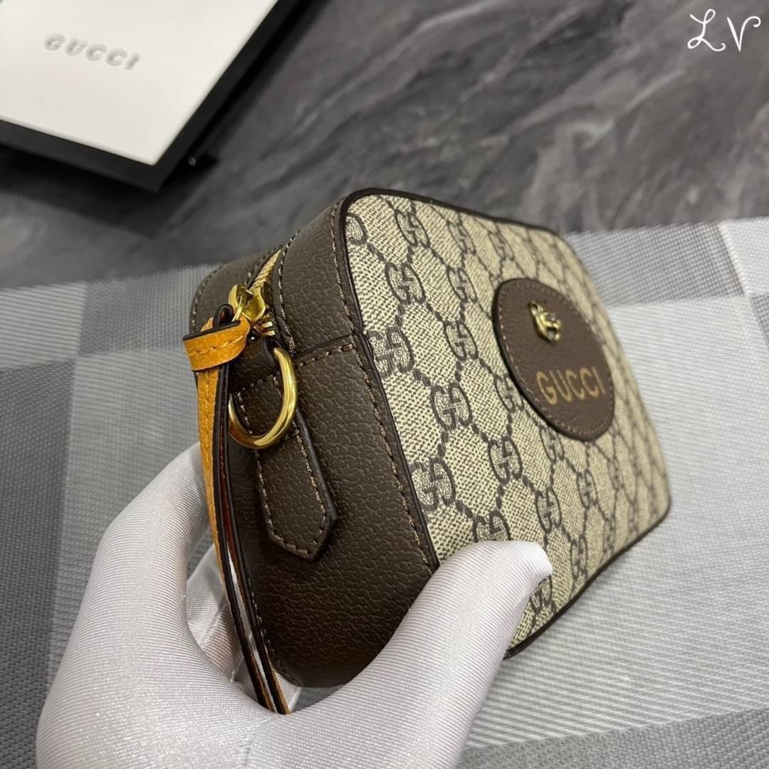 GUCCI Neo Vintage GG Supreme messenger bag กระเป๋าสะพายรุ่น unisex ไซส์มินิ ใช้ได้ทั้งชายหญิง วัสดุแคนวาสอย่างดี จุของได้เยอะ ใช้เป็น every ได้เลย ภาพถ่ายจากงานขายจริง ใช้งานต่างประเทศได้