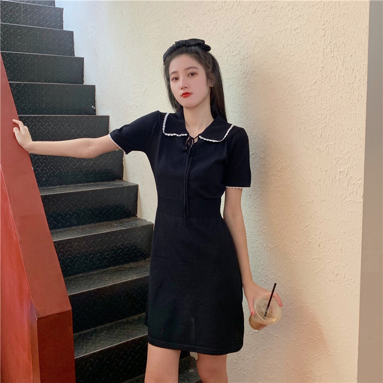 พร้อมส่ง 💞 Black kari dress เดรสแขนสั้น ผ้าไหมพรมทออย่างดีทั้งตัวค่า มีดีเทลแขนต่อลูกไม้คิ๊วๆ (IN34872)