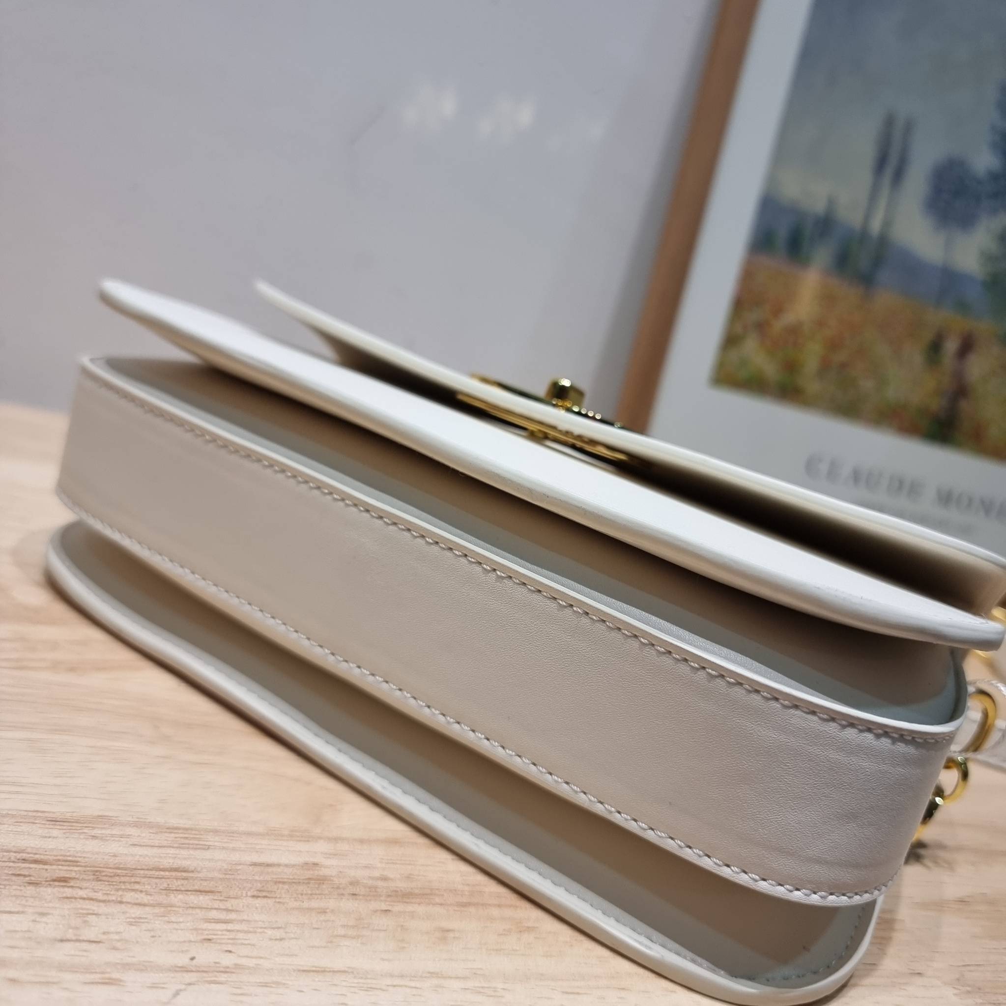 DIOR 30 MONTAIGNE AVENUE BAG สวยหรู ดีเทลแพง ต้องยกให้ไอเท็มนี้เลย กับกระเป๋าสะพายข้าง รุ่นที่ใครเห็นเป็นต้องรัก