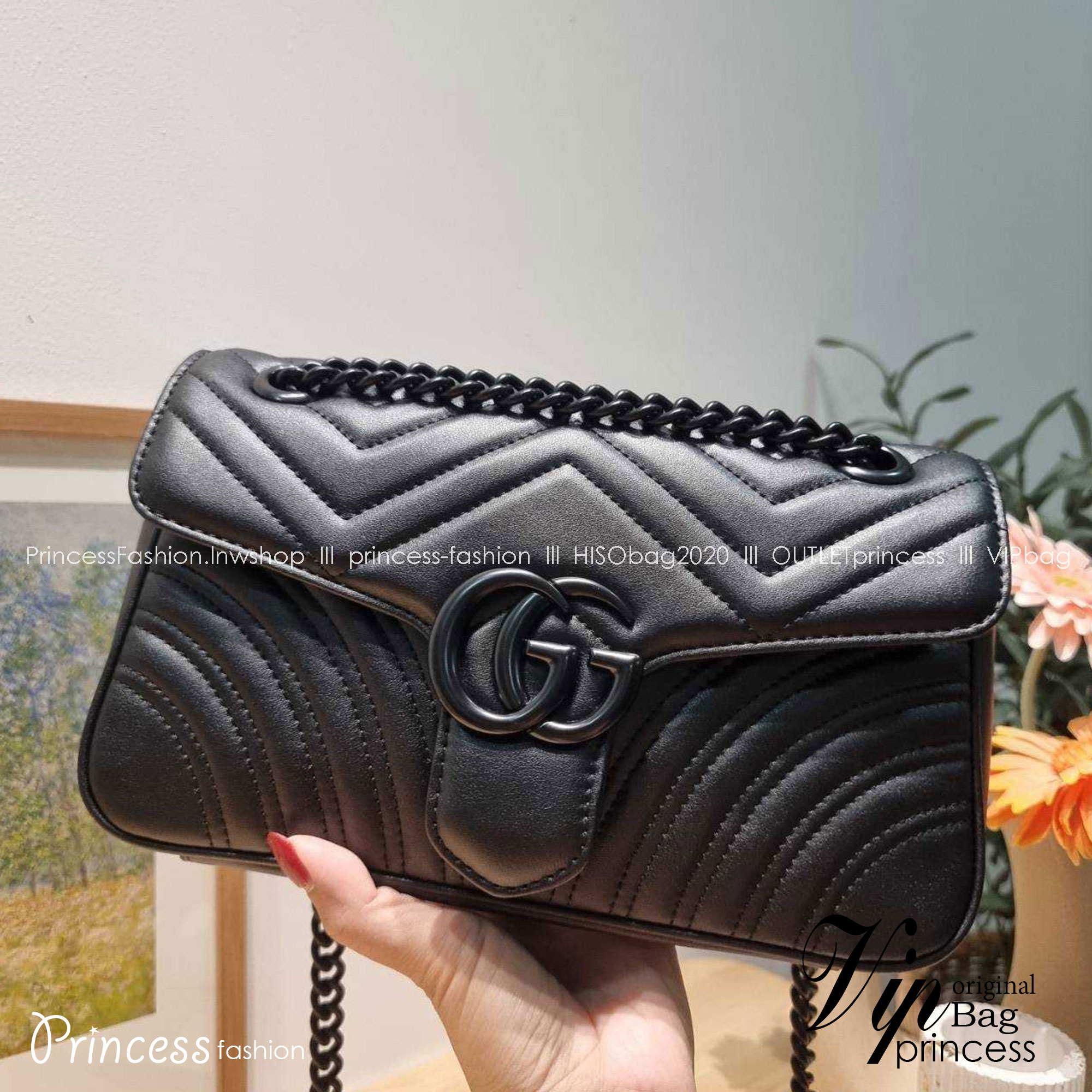 GG MARMONT SHOULDER BAG กระเป๋าสะพายข้างรุ่นคลาสสิค ดีไซน์ใหม่ อะไหล่ดำ สะพายขับผิว ดูแพง อัพลุคได้สบายๆ เปิด-ปิดด้วยตัวกดล็อคแน่นหนา ด้านหลังดีไซน์รูปหัวใจ 🖤