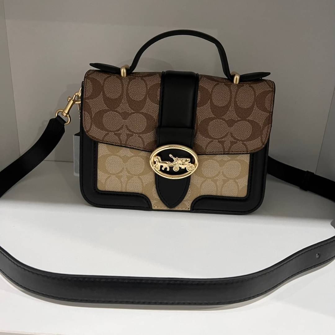 COACH SMALL GEORGIE TOP HANDLE IN BLOCKED SIGNATURE CANVAS ((6504//0468//6192//6015)) compact body portable shoulder bag 🌈ห้ามพลาด รุ่นแนะนำค่าา! พร้อมส่งทันที! กระเป๋าหิ้ว//สะพายข้างได้ วัสดุหนังแท้ 🔺หนึ่งใบทำลายหนังผสมกัน3แบบได้ลงตัวสวยง