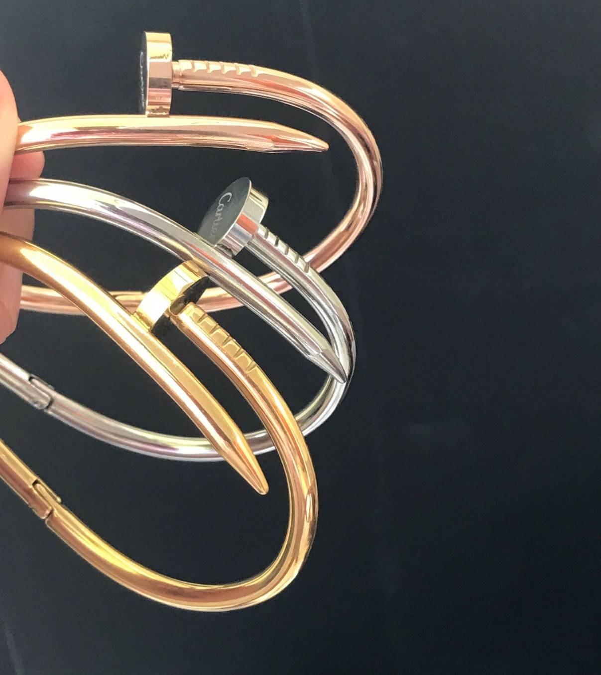 Cartier JUSTE UN CLOU BRACELET กำไลข้อมือตะปู งานดีสุดเกรดออริจินิล วัสดุคุณภาพดี ไม่ลอกไม่ดำ กล่องตามแบบ งานปั้มครบตามรูปเลยค่ะ