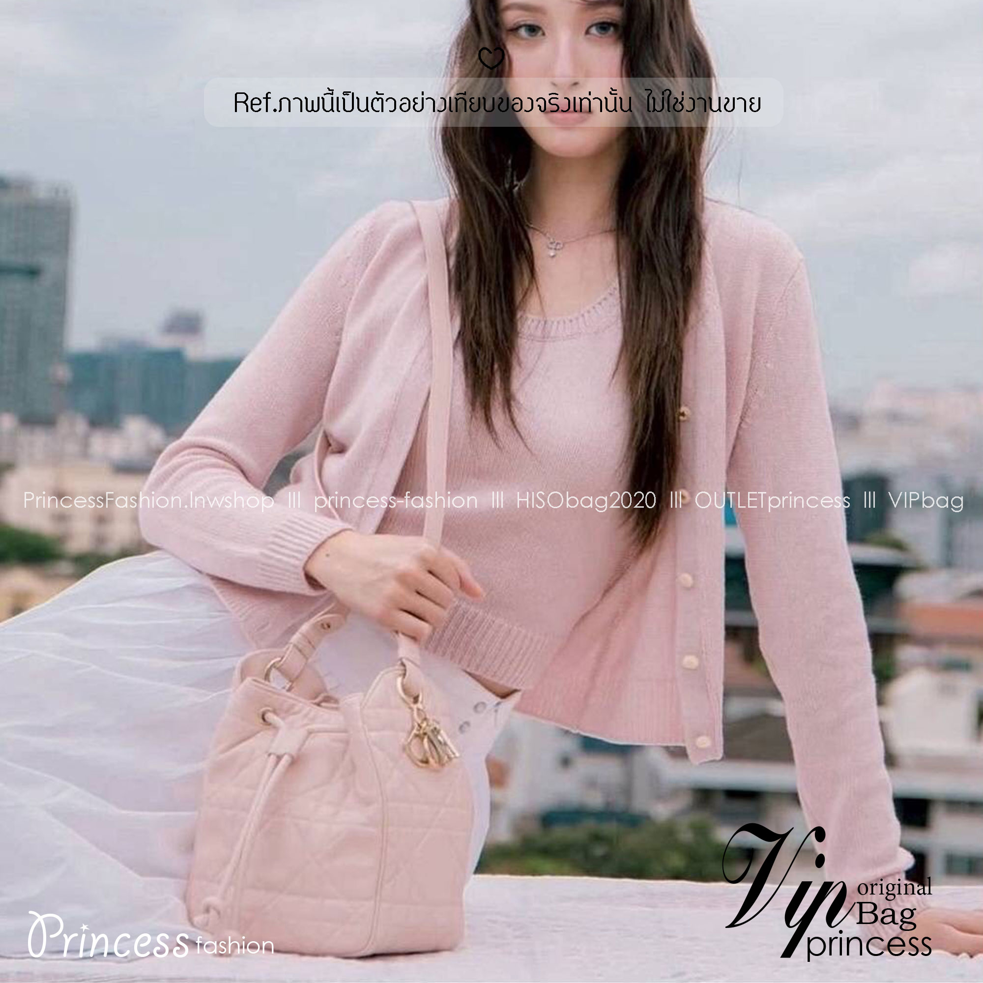 Dior Medium D-Motion Bag กระเป๋าสะพายทรงบัคเก็ต โดดเด่นด้วยดีไซน์ทรงถังทันสมัยเรียบง่ายใช้งานได้จริง เย็บตะเข็บแบบ Macrocannage นุ่มนวล