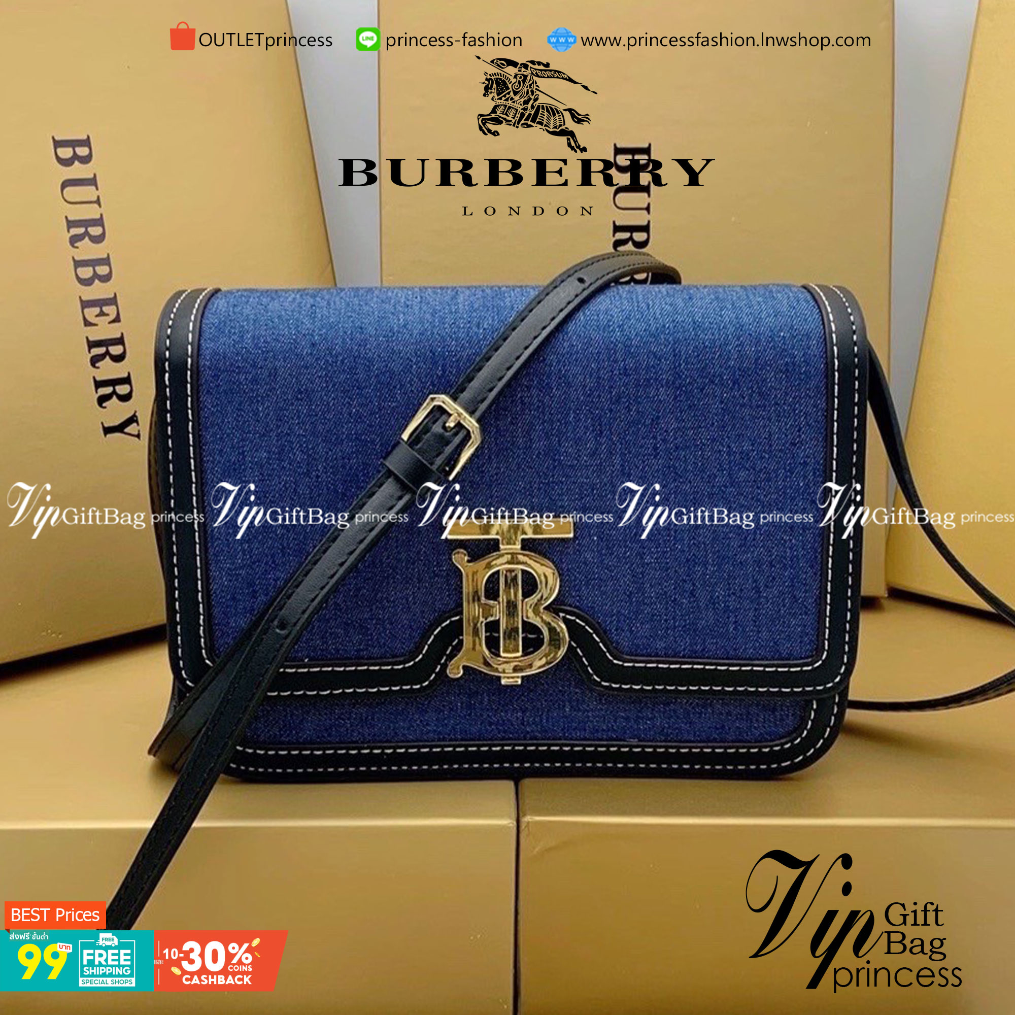VIP 】กลับมาตามคำเรียกร้อง! ห้ามพลาด! Rare items! BURBERRY FRAGRANCES LEATHER CROSSBODY BAG วัสดุ Canvas & Leather ลาย Vintage คอลเลคชั่นใหม่ทรงเหลี่ยมสวยหรูดูดี เปิดปิดด้วยฝาปิดสัญลักษณ์รูปTB ภายในมีช่องแบ่งเป็นสัดส่วนสามารถใส่มือถือ iphone เงิน ของจ