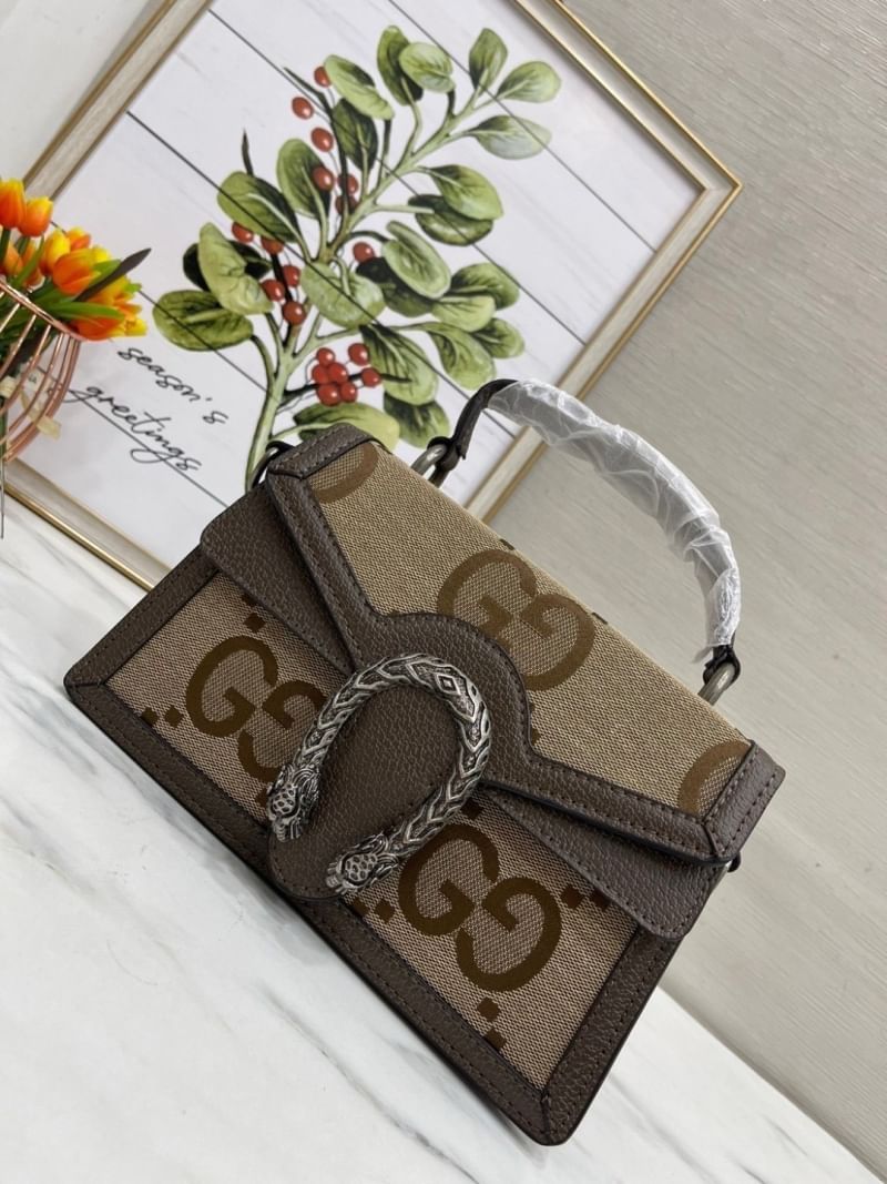 GUCCI Dionysus small top handle bag กระเป๋าสะพายรุ่นสุดคลาสสิค พร้อมหูจับในตัว ให้สาวๆใช้งาน และพกพาได้สะดวกขึ้น ดึงดูดและสะกดสายตาด้วยอะไหล่ดีเทลหรู
