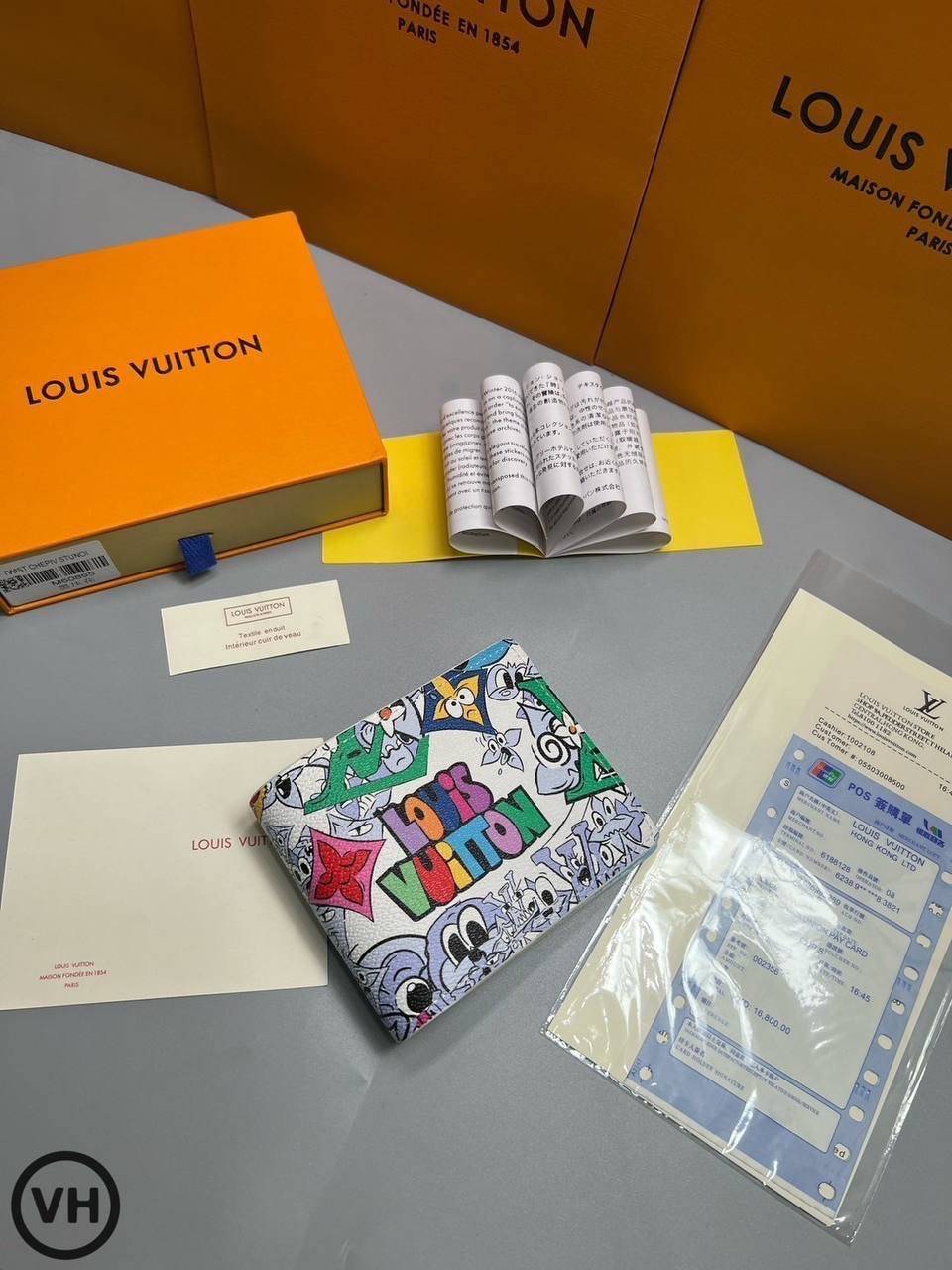 ORI หนังแท้ | LV Long Wallet / LV Short Wallet / LV Brazza Monogram Comic Wallet กระเป๋าสตางค์ใบยาว กระเป๋าสตางค์ใบสั้น กระเป๋าสตางค์ผู้ชาย