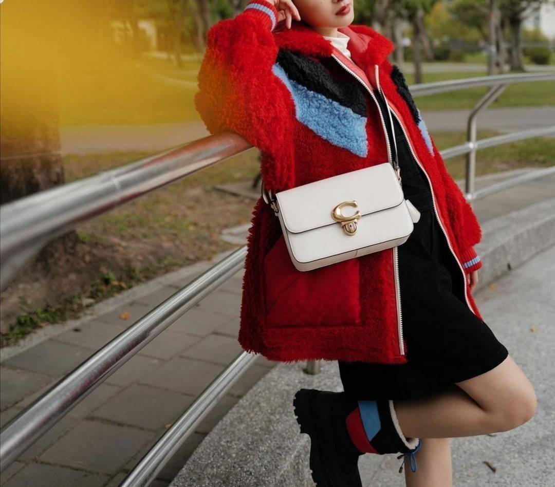 COACH STUDIO GLOVETANNED LEATHER SHOULDER BAG (C6641)🌺ห้ามพลาดเด็ดขาด!! สวยละมุน เรียบหรู ดูแพงสุดๆ!! //กระเป๋าถือ กระเป๋าสะพาย ดีไซน์เนี้ยบ! เฉียบมาก!// วัสดุหนังแท้ หนังเรียบเต็มใบ อยู่ทรง สวยมากๆ ดีเทลเรียบหรู ผู้ดีสุดๆ!// ด้านหน้าเปิด-ปิดด้วยต