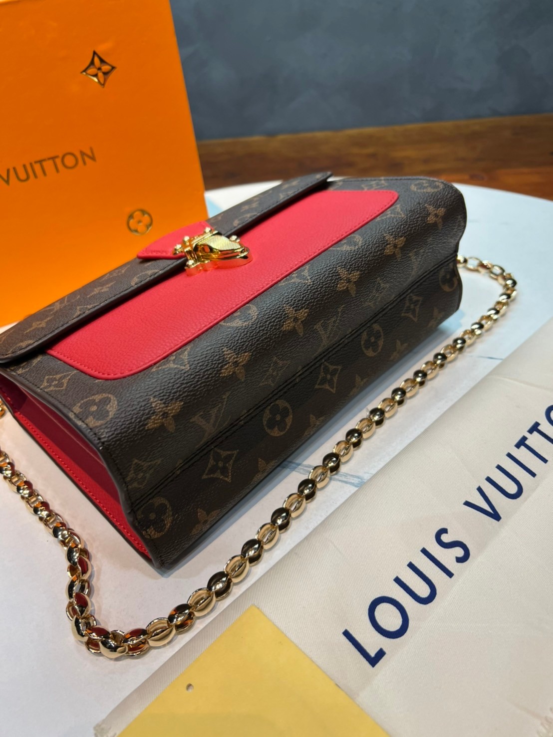 หนังแท้ LOUIS VUITTON VICTOIRE BAG พร้อมส่งที่ไทย