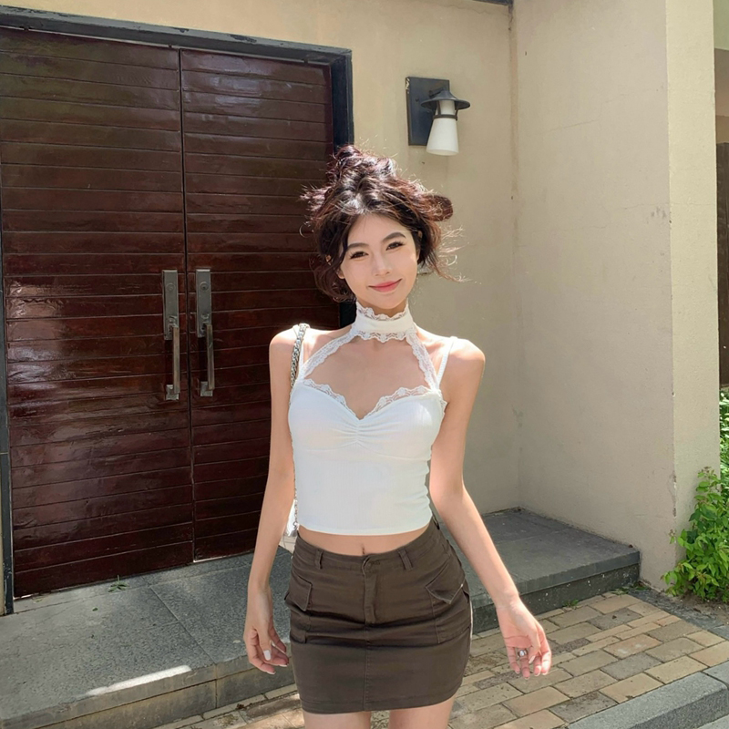 พร้อมส่ง 💒 Evelyn blouse เกาะอกแต่งลูกไม้สีขาวน่ารักมาก (IN38741)