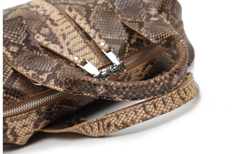 กระเป๋าผู้หญิง กระเป๋าถือ กระเป๋าสะพาย หนังวัวแท้ ลายเกร็ดงู สวยหรู ดูแพง กระเป๋าแฟชั่น ระดับ hi end 826416