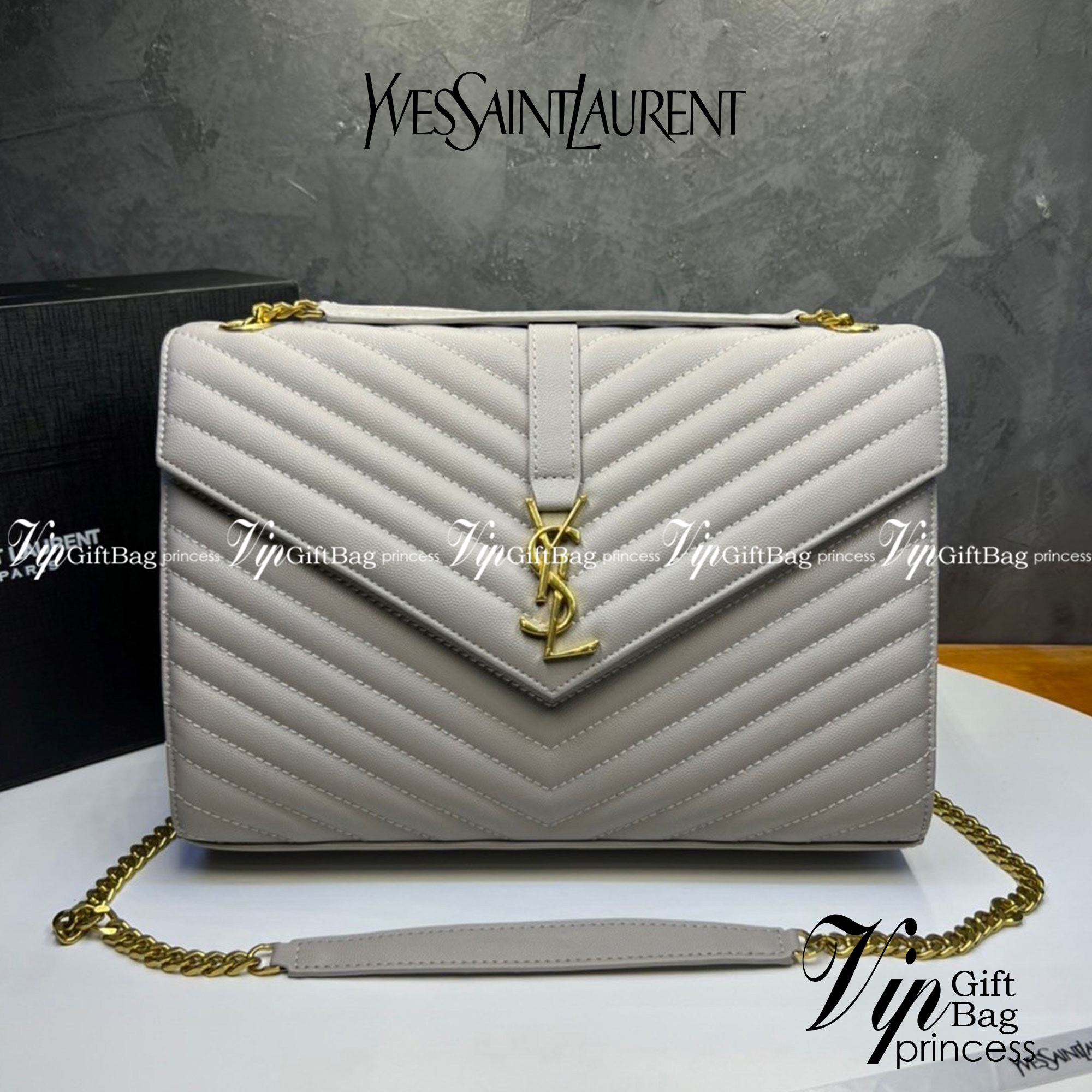 หนังแท้ YSL college large chain bag in quilted leather 30cm กระเป๋าสะพายใบใหญ่ ดีไซน์ทรงสวยหรู ตอบโจทย์ได้ทุกสไตล์ ภาพสินค้าถ่ายจากงานขายจริง ใช้งานต่างประเทศได้