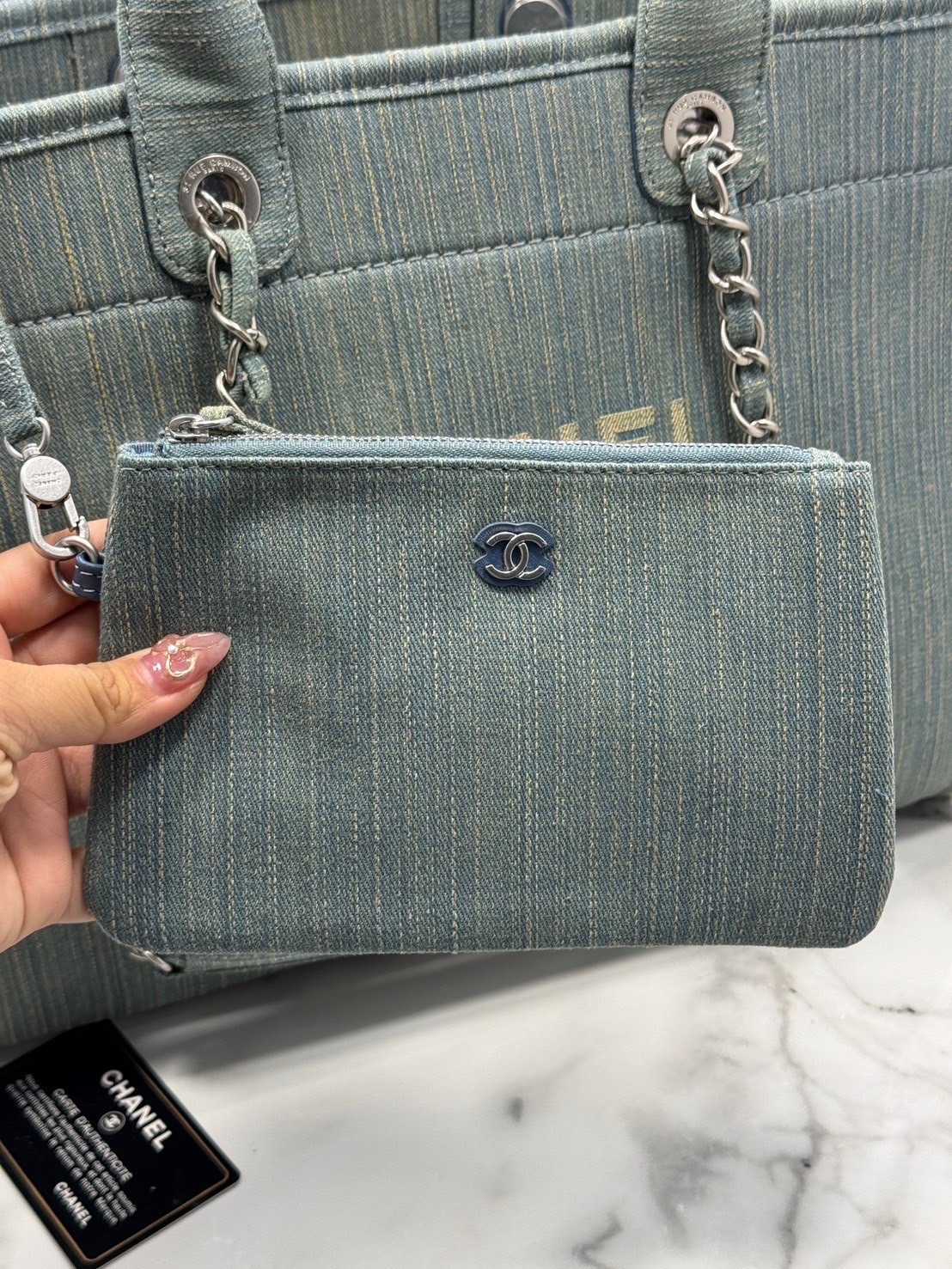 ORI หนังแท้ | Chanel Deauville Tote Bag กระเป๋าสะพายทรงโท้ทช้อปปิ้ง ใบใหญ่ ภายในโล่งกว้าง จุของได้เยอะ