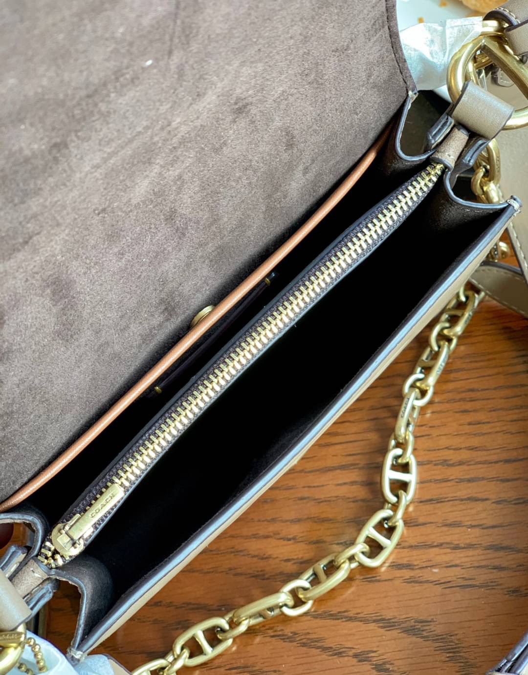 LIMITED EDITION COACH X JEAN-MICHEL BASQUIAT BEAT พร้อมส่งที่ไทย! ผลงานจากศิลปินระดับโลก