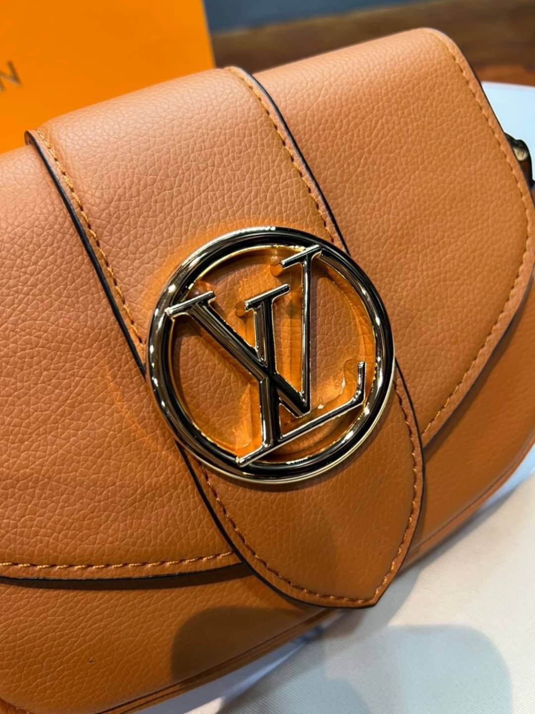 VIP 】หนังแท้ Louis Vuitton Crossbody & Shoulder Bag พร้อมส่งที่ไทย 4 สี