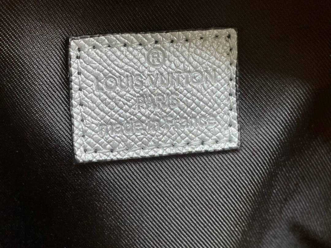 LV SLINGBAG OUTDOOR / LV Phone bag เกรดออริจินอล ใช้ได้ทั้งผู้หญิงผู้ชาย พร้อมส่งที่ไทย ภาพสินค้าถ่ายจากงานขายจริง ใช้งานต่างประเทศได้