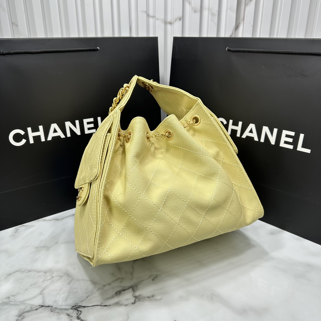 ORI หนังแท้ | 25cm CHANEL 25 Small Handbag Spring-Summer 2025 กระเป๋าสะพายรุ่นใหม่สุดฮอตแห่งปี หนังแท้ลายเกรน ที่สุดแห่งความไอคอนิก มาพร้อมใบเล็ก อะไหล่สีทองสวยหรู