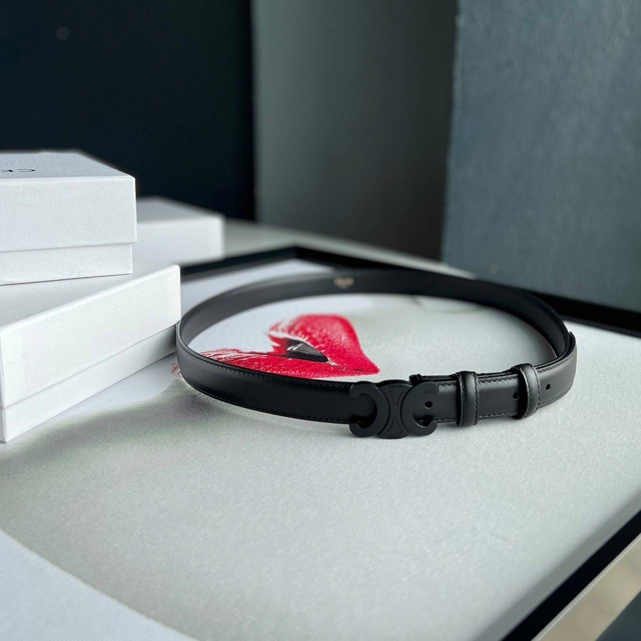 หนังแท้ CELINE BELT LOGO 18MM / Celine Triomphe Belt in Natural Calfskin เกรดใช้งานสลับของจริง ออริจินอลหนังแท้ หัวเข็มขัดโลโก้แบรนด์แบบ 3D Vintage สีทอง/สีดำ ปั้มโลโก้คมชัดคล้ายของจริง สายปรับระดับได้ในดีไซน์เรียบหรูเข้ากับทุกลุ๊คใช้ได้ทั้งชายหญิง