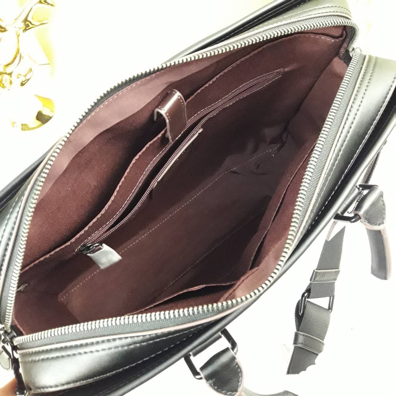 COACH BOND BRIEF IN SIGNATURE CANVAS (COACH F23212)🍁 หนุมๆสาวๆ สาวก Unisex พลาดไม่ได้เลย ลุยงานได้จริง รุ่นนี้เลย//วัสดุแคนวาส ผสมกับหนังแท้ คุณภาพ ทนทาน หนาแน่น ใส่เอกสาร ใส่โน๊ตบุ๊ค ลุยงานได้แบบ Real life จริงๆ ฟังก์ชั่นครบมาก >>มีสายสะพาย