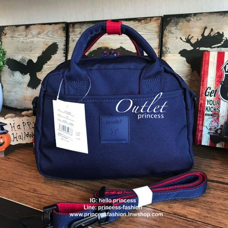 Anello 2Way mini boston Bag คอลเลคชั่นสีทูโทนสดใสต้อนรับลมร้อน กับกระเป๋าถือหรือสะพายข้าง วัสดุผ้าแคนวาสตัดสีทูโทน ที่หูจับมีตัวล้อคสาย มีฐานกว้างตั้งอยู่ทรง เหมาะกับการใช้งานที่สะดวกสบาย มีช่องใช้งานทั้งภายในและภายนอก ใส่ได้ทั้งกระเป๋าสตางค์ทรงยาว มินิไอ