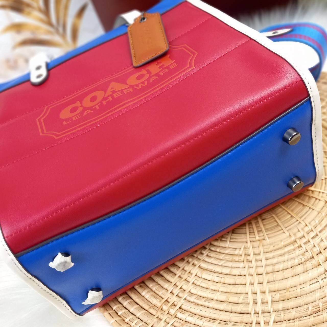 COACH CASUAL STYLE STREET STYLE 2WAY PLAIN LEATHER ELEGANT STYLE (C6958 C6852) 🌺 ที่สุด! ของที่สุด!! กระเป๋าถือ กระเป๋าสะพายรูปทรงสุดฮิต สุดคลาสสิค รุ่น UNISEX ที่ชิคๆ สบายๆ ได้ทั้งชายและหญิง// วัสดุหนังแท้ทั้งใบ ตัดเย็บด้วยหนังเนื้อนุ่มพิเศษ หนา 