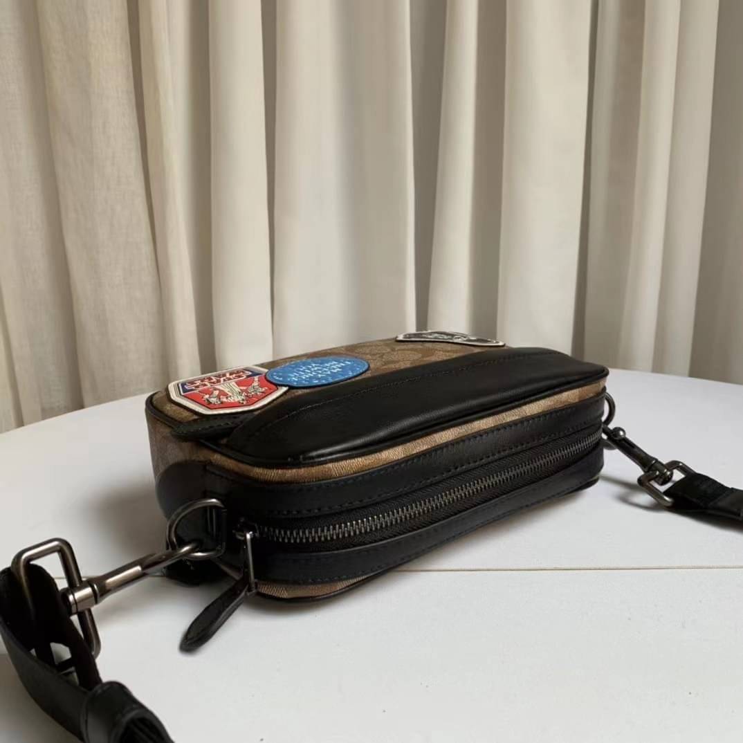 COACH STAR WARS X COACH GRAHAM CROSSBODY IN SIGNATURE CANVAS WITH PATCHES (COACH F89188)