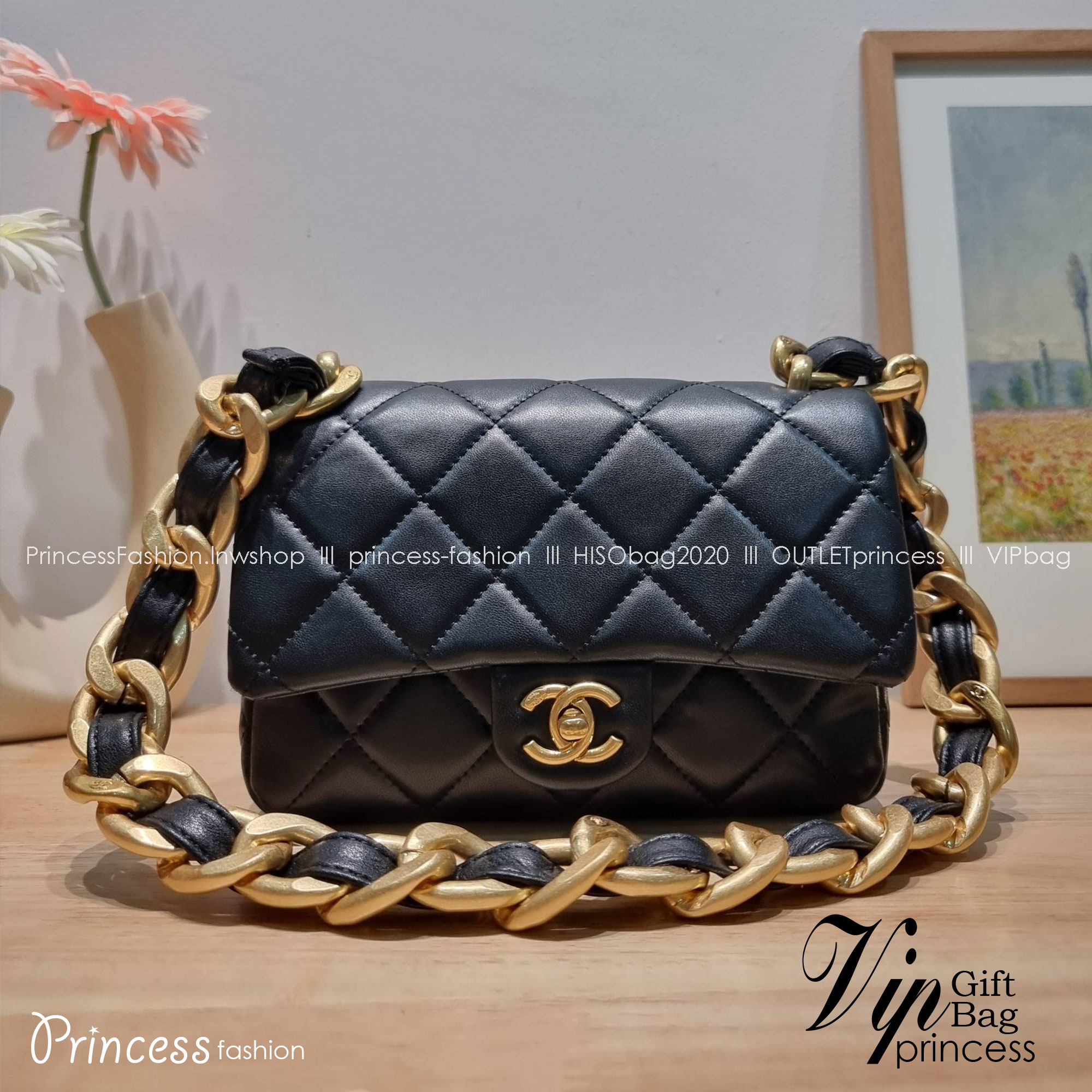 Chanel chunky chain bag in black สวยฟาดย้อนยุคความหรู ในราคาที่จับต้องได้ กับกระเป๋าสะพายไหล่ ไซส์กำลังสวย โดดเด่นด้วยสายสะพายโซ่สลับหนังเส้นใหญ่ ทนทาน ดูแพง