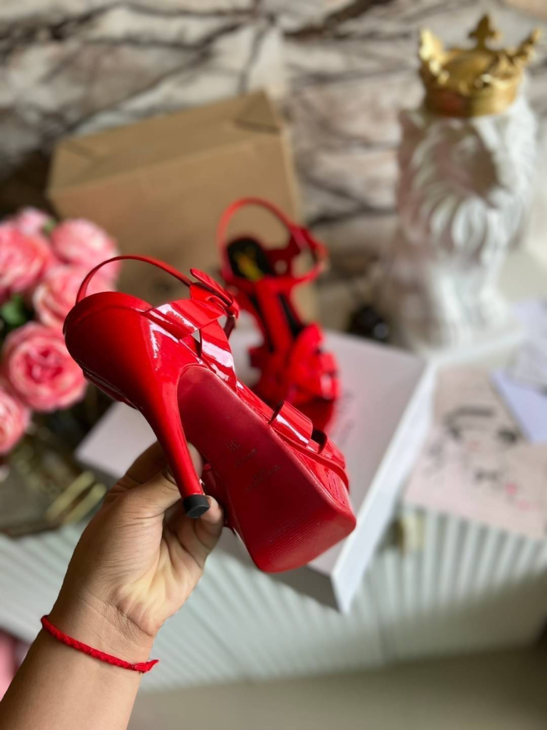 YSL TRIBUTE HEEL / SAINT LAURENT TRIBUTE HEEL / YSL HIGH HEEL เกรดออริจินอล รองเท้าส้นสูงแบรนด์หรู ที่สาวๆ ทุกคนควรมี ไว้ออกงานหรือใส่ทำงานได้ คู่นี้คือปังได้ตลอดกาล เพิ่มความสูงเพรียว สวยหรูมากค่ะ