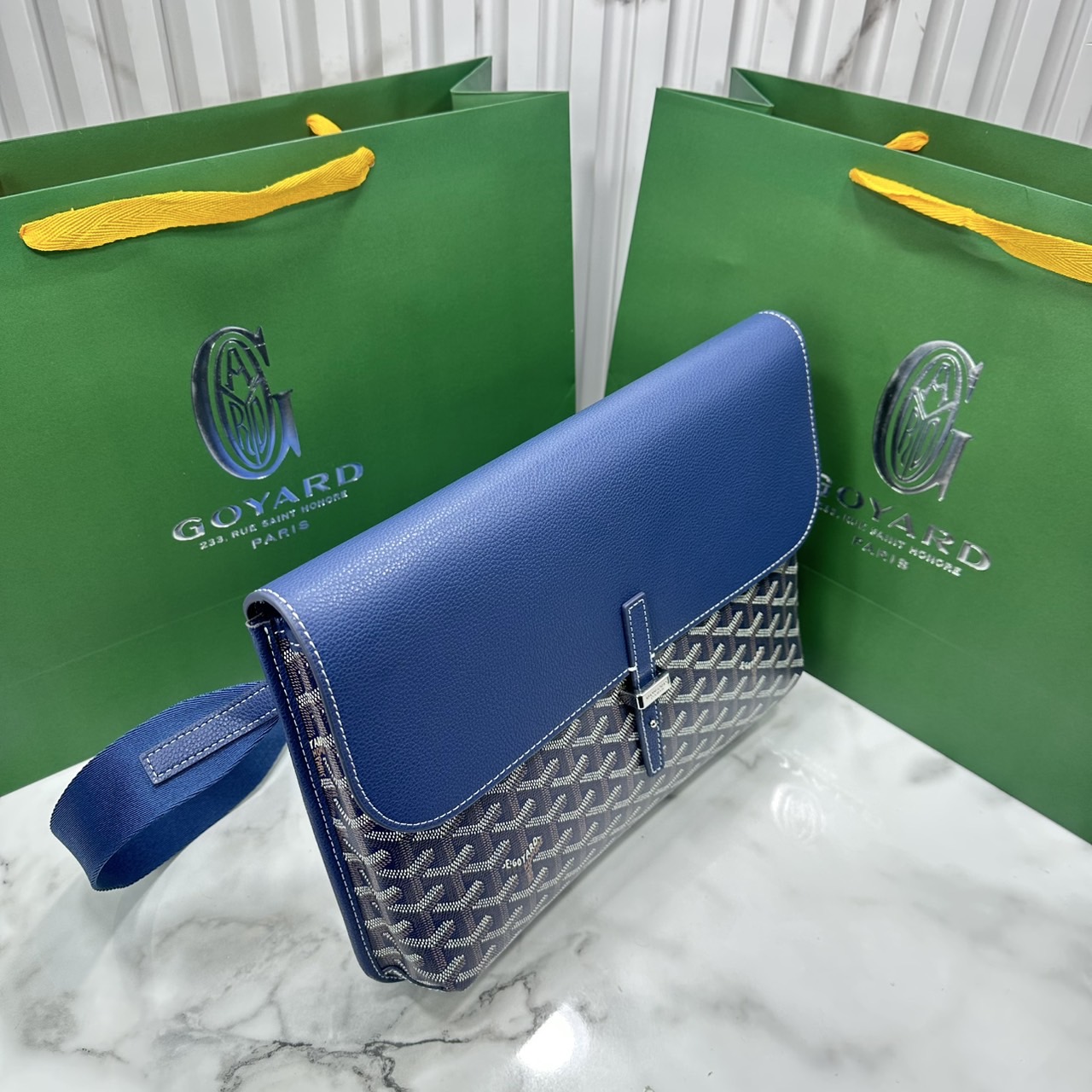 ORI หนังแท้ | Goyard Coursier Messenger bag กระเป๋าแมสเซ็นเจอร์ดีไซน์ใหม่ กะทัดรัดใช้งานได้อย่างคล่องตัว เหมาะมากสำหรับสายสปอร์ต ที่สุดของความหรูตอบโจทย์การใช้งาน ใบจริงสวยงามตามรูปค่ะ