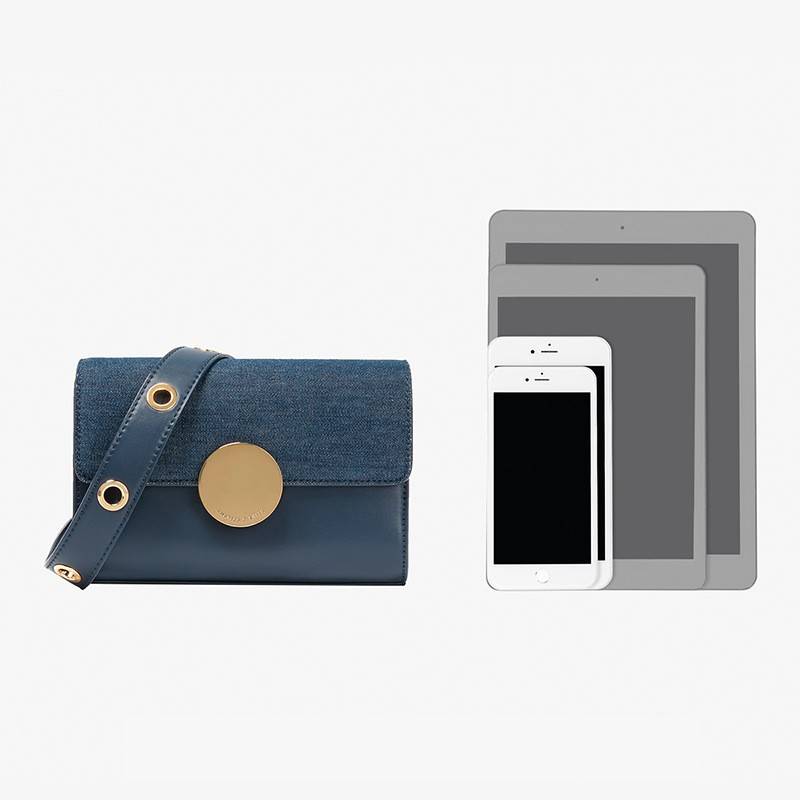 CHARLES AND KEITH CIRCULAR BUCKLE CROSSBODY BAG กระเป๋าสะพายครอสบอดีทรงคลัช ใบเล็กหนังเรียบสวย กระเป๋าสะพาย crossbody หนัง PU เรียบสวย สามารถถอดสายถือแบบคลัชได้ ด้านหน้าประดับด้วยตัวล็อค สุดเก๋ เป็นแผ่นกลมสีทองและสีเงิน ปั๊มแบรนด์ มาพร้อมสายสะพาย สามารถปร