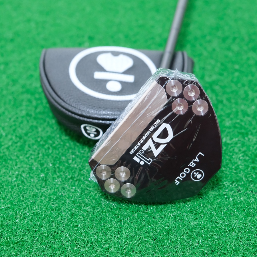 NEW LAB GOLF BLACK OZ.1i 34" PUTTER LIE ANGLE: 69° - SHAFT: MATTE BLACK PREMIUM STEEL BLACK - GRIP : PRESS PISTOL 2 DEGREE BLACK RIGHT