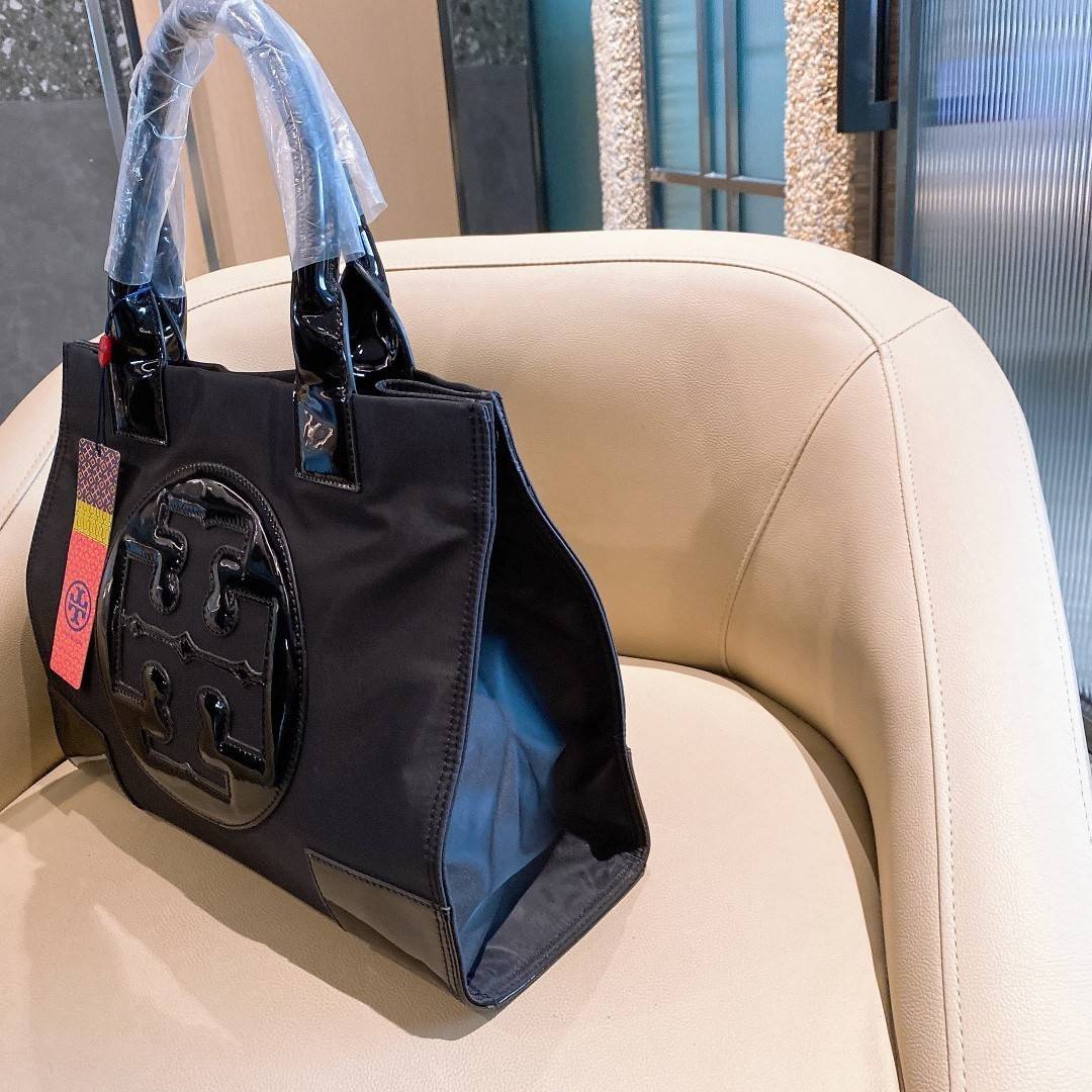 TORY BURCH ELLA PATENT MINI TOTE TOTE BAG กระเป๋าทรง SHOPPING วัสดุ NYLON ทั้งใบตัดด้วยหนังแก้วเงาสีดำ