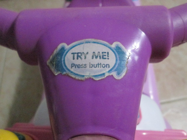 Fisher Price Little People Lil Princess Ride-On ของเล่นเสริมพัฒนาการสำหรับเด็กมือสอง รถขาไถมีเสียงเพลงค่ะ