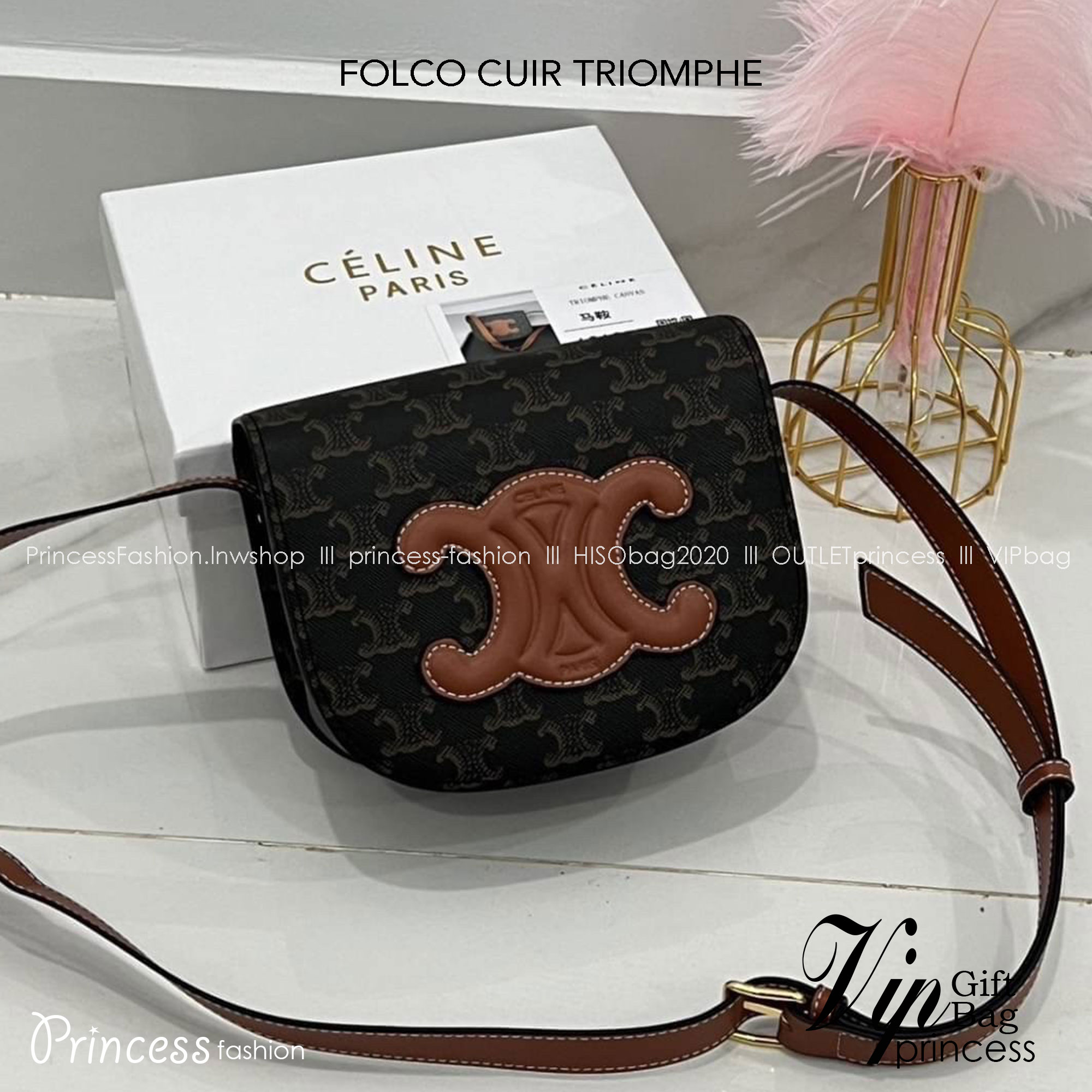 CELINE FOLCO CUIR TRIOMPHE IN MONOGRAM CANVAS กระเป๋าทรงครอสบอดี้ ลายโมโนแกรมวินเทจ รุ่นที่ดาราใช้กันเยอะมาก และเป็นอีกหนึ่งใบที่ครองใจสาวๆ ทรงน่ารักมากๆ