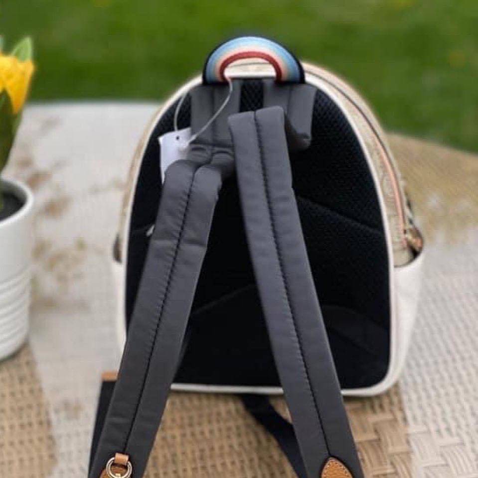 COACH Mini Court Backpack In Signature Canvas With Butterfly / With Radish C8259 C8257 🌈ต่อกันเลย สวยกันก่อน วางน้องไม่ลงเลยจริงๆค่าา😍 พร้อมส่ง! ยังไม่เข้าไทย กับกระเป๋าสะพายหลังแบบมีหูหิ้วในตัว บอกก่อนเลยว่าหนังของน้องทั้งนิ่ม ทั้งสวย อย่