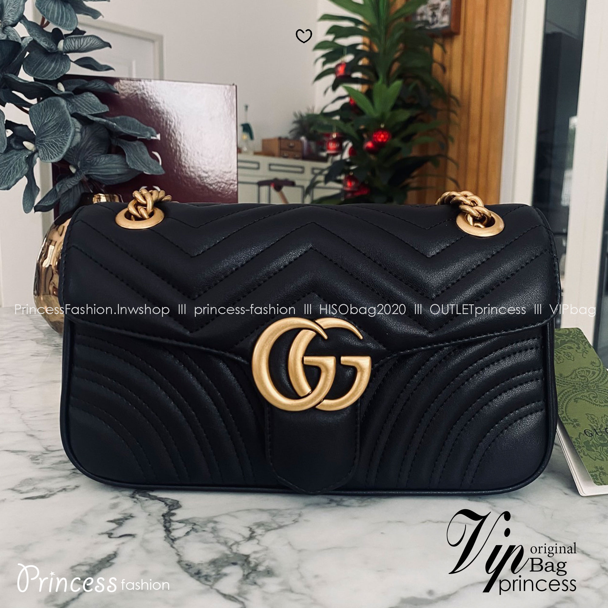 GUCCI GG Marmont Small Shoulder Bag กระเป๋าสะพายรุ่นคลาสสิค แต่งโลโก้สีทองโดดเด่น สวยหรูดูแพงขับผิว อัพลุคได้สบายๆ ด้านหลังดีไซน์รูปหัวใจ 🖤