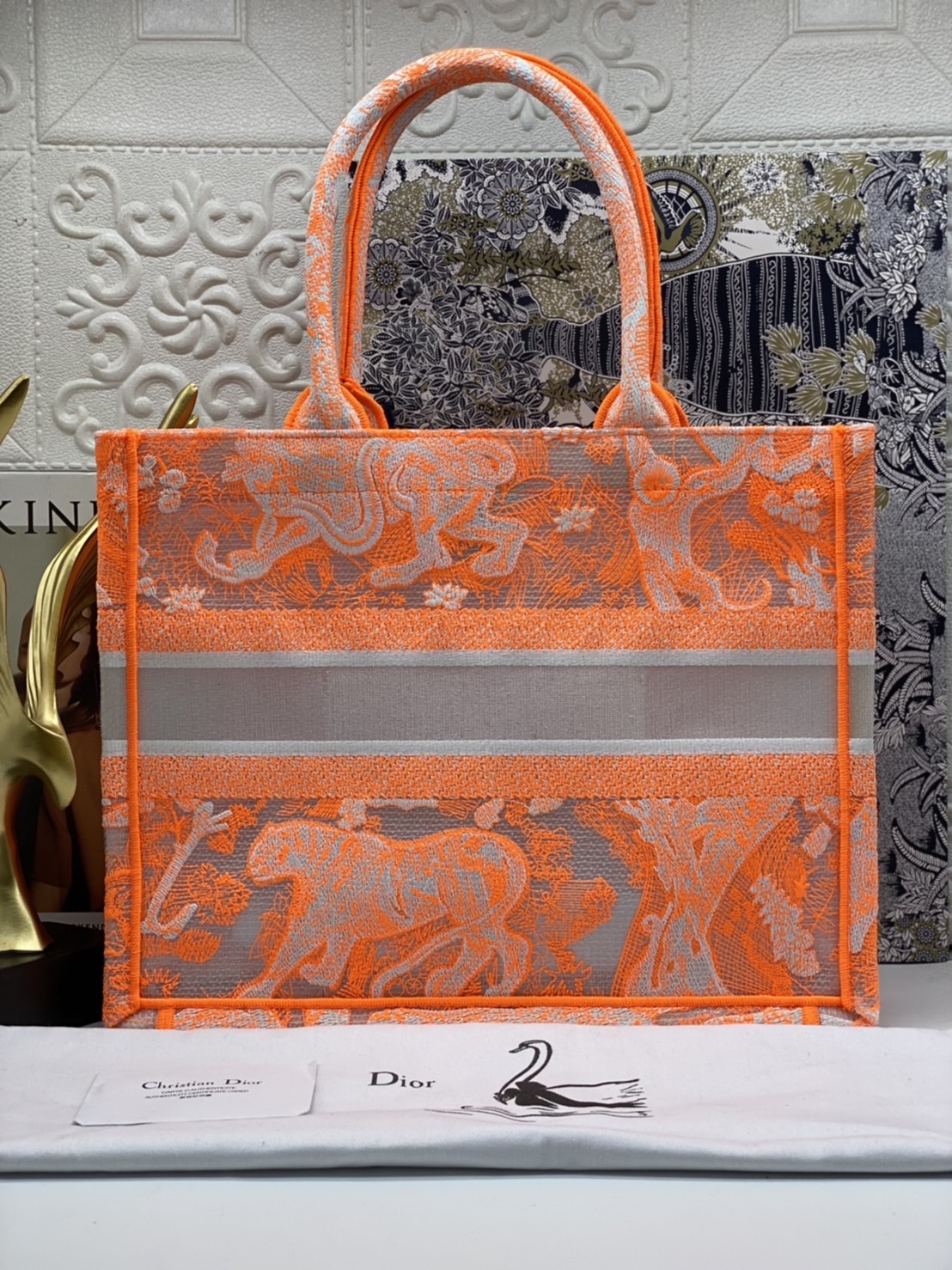 DIOR Book Tote Fluorescent Orange Toile de Jouy Transparent Canvas เกรดออริจินอล ภาพสินค้าถ่ายจากงานขายจริงใช้งานต่างประเทศได้