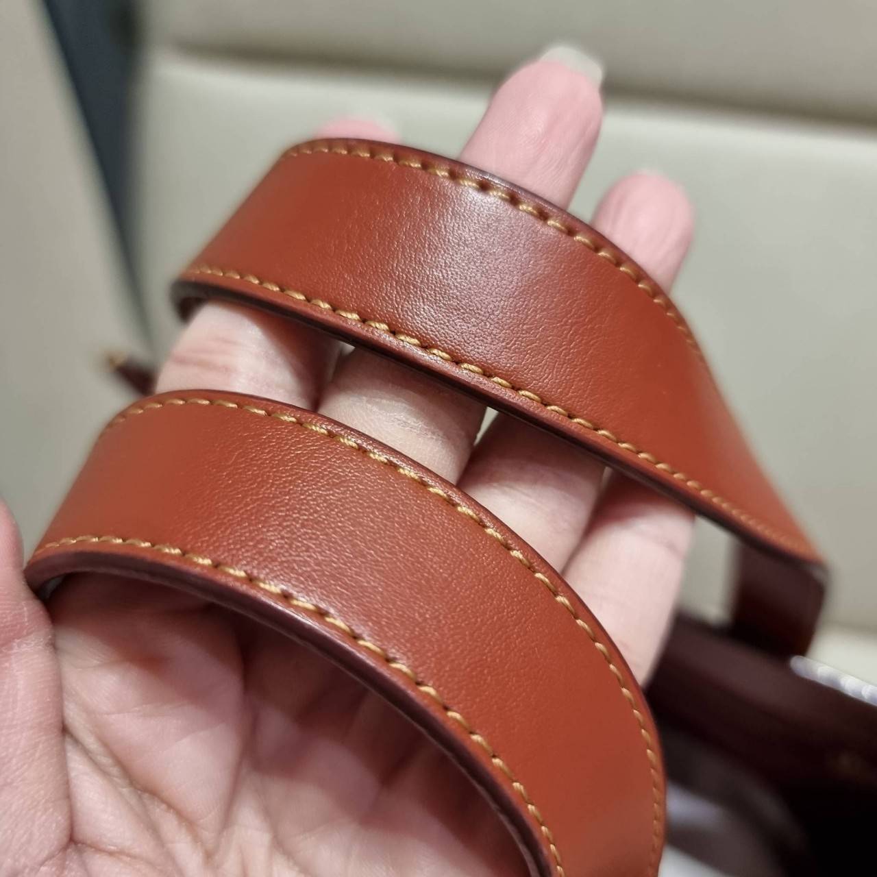 COACH C6846 FIELD TOTE IN SIGNATURE CANVAS WITH PATCHES คอลเลคชั่นใหม่สุดปัง!! สกีเรทโทร ดีไซน์วินเทจ ต้อนรับฮอลิเดย์นี้กันแบบที่สุด กระเป๋าทรงโท้ท ไซส์ใหญ่จุคุ้ม ฟังก์ชั่นการใช้งานสะดวกที่สุด มีทั้งสายคล้องแขนในตัว และสายครอสบอดี้ โดดเด่นด้วยแพทช์ลวดลายค