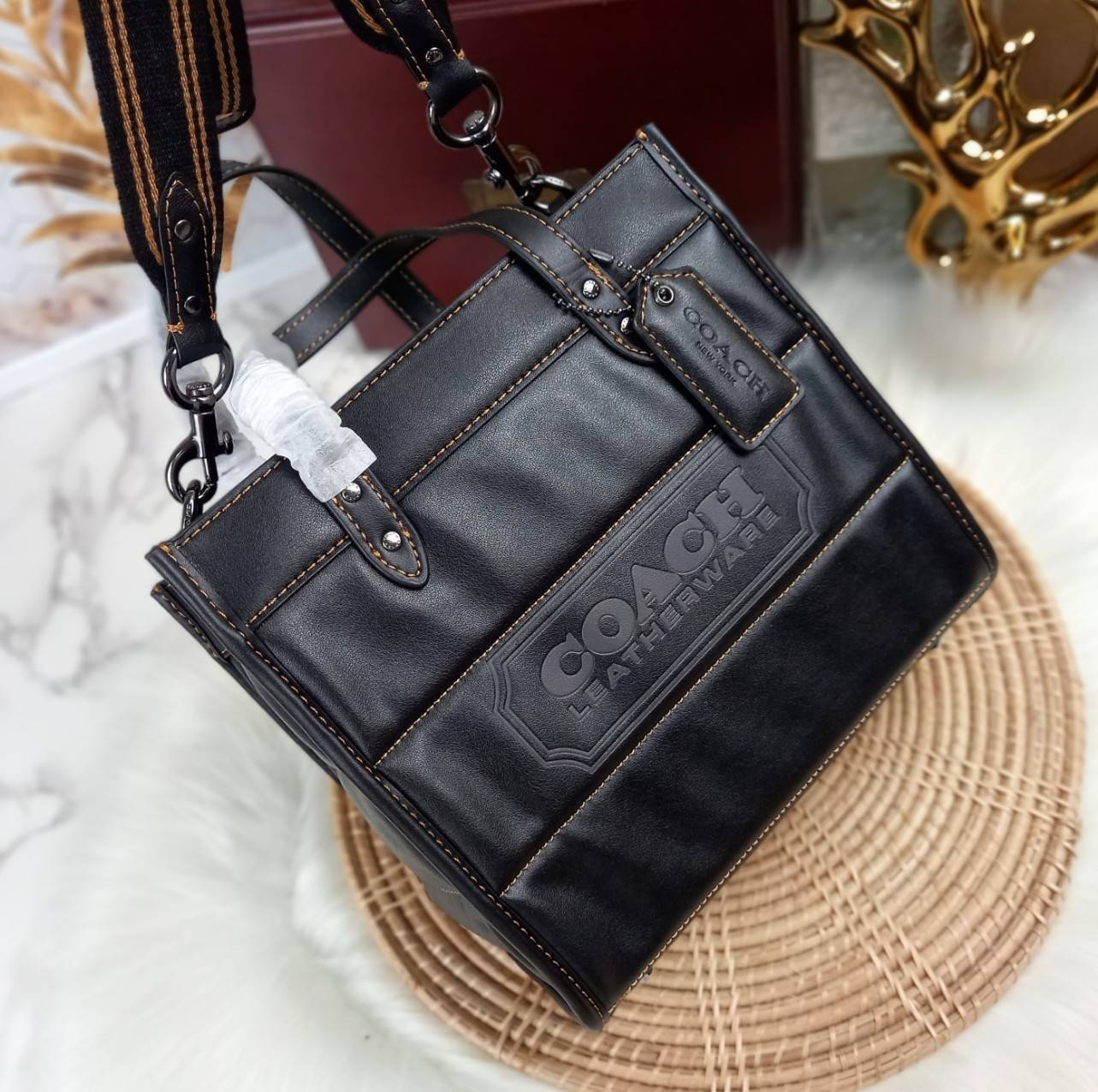 COACH CASUAL STYLE STREET STYLE 2WAY PLAIN LEATHER ELEGANT STYLE (C6958 C6852) 🌺 ที่สุด! ของที่สุด!! กระเป๋าถือ กระเป๋าสะพายรูปทรงสุดฮิต สุดคลาสสิค รุ่น UNISEX ที่ชิคๆ สบายๆ ได้ทั้งชายและหญิง// วัสดุหนังแท้ทั้งใบ ตัดเย็บด้วยหนังเนื้อนุ่มพิเศษ หนา 