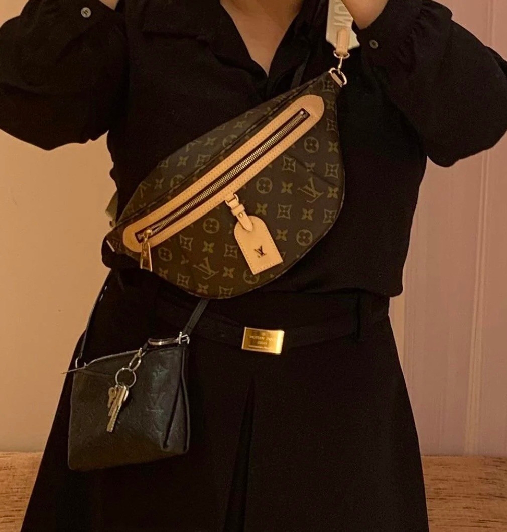 LV Hight Rise Bambag / LV Belt Bag พร้อมส่ง กระเป๋าคาดอก/คาดเอว ใช้ไ้ทั้งชายหญิง ไอเท็มเด็ดที่ใครๆก็ต่างรอคอย!! ทั้งดีไซน์และฟังก์ชั่นการใช้งาน ตอบโจทย์แน่นอนจ้า